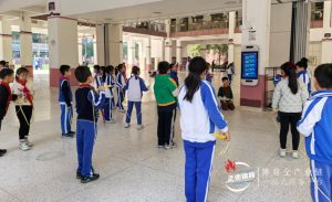 2024年11月，四川教育厅下发《关于确保中小学生每天综合体育活动时间不低于两小时的通知》，